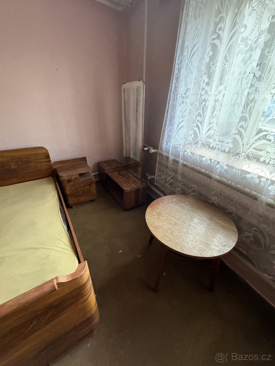 Historický nábytek - kompletní ložnice - 2