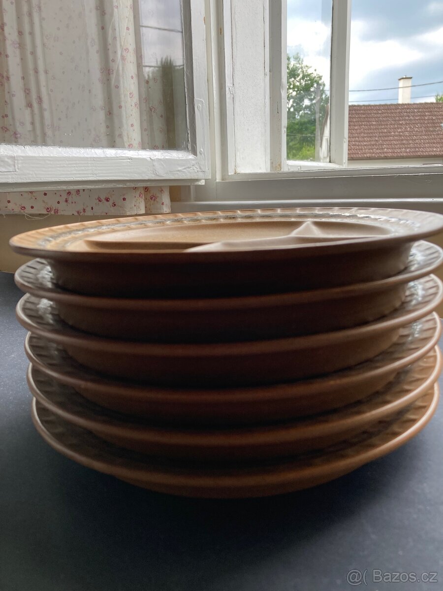 kameninové glazované talíře francouzské značky Sarreguemines - 2