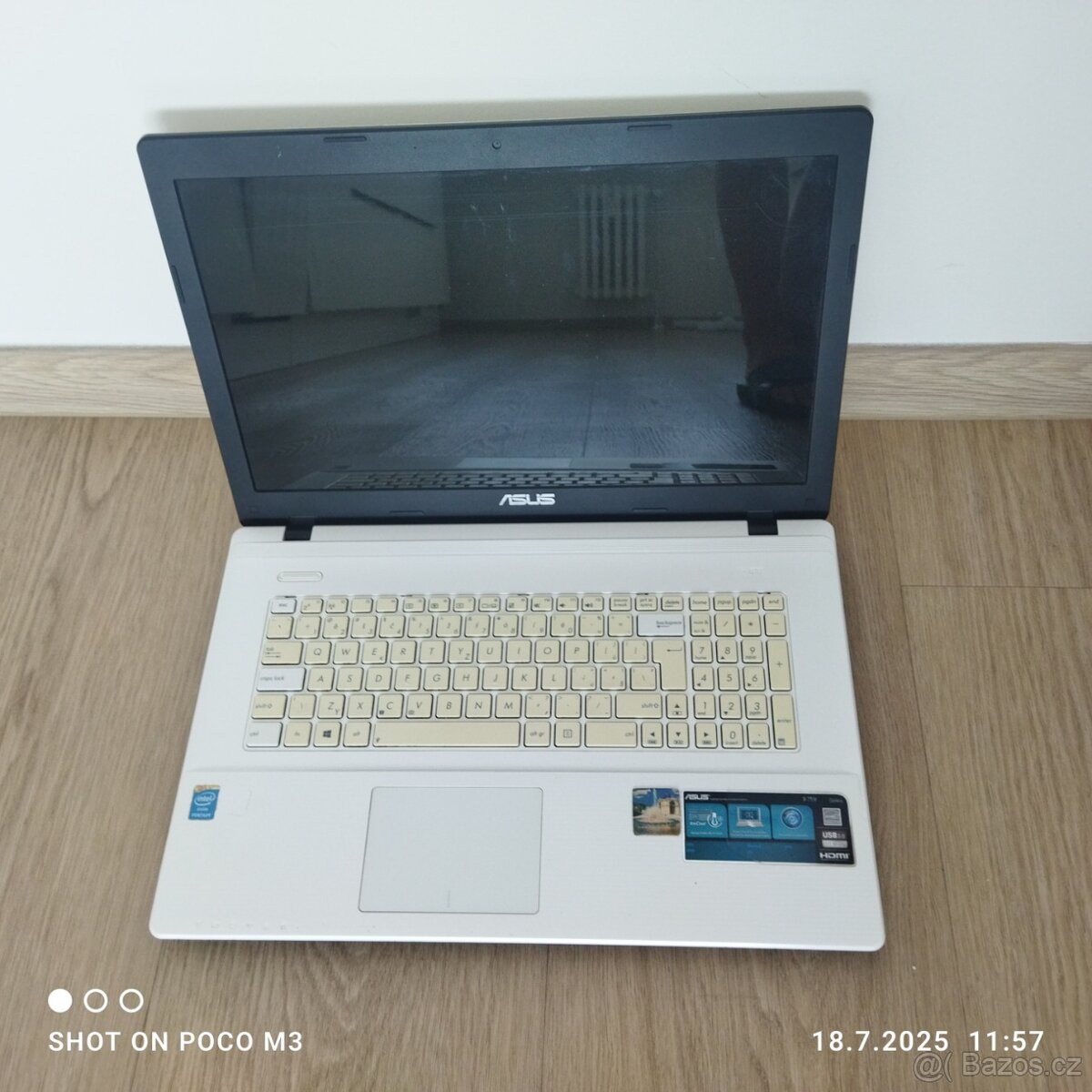 Asus notebook s batohem - 2