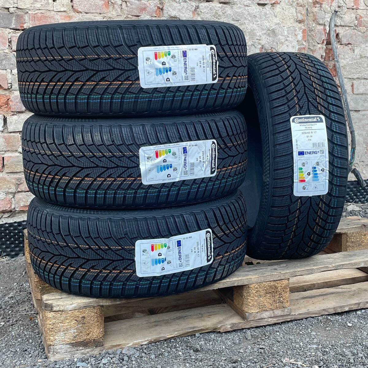 Nove Zimni pneu 225/45 R17 91H Continental - 2