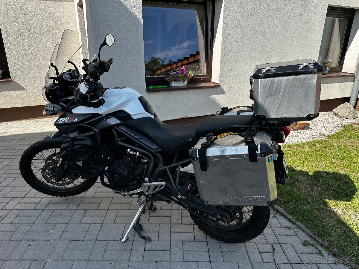 Triumph Tiger 800 XCa - 2