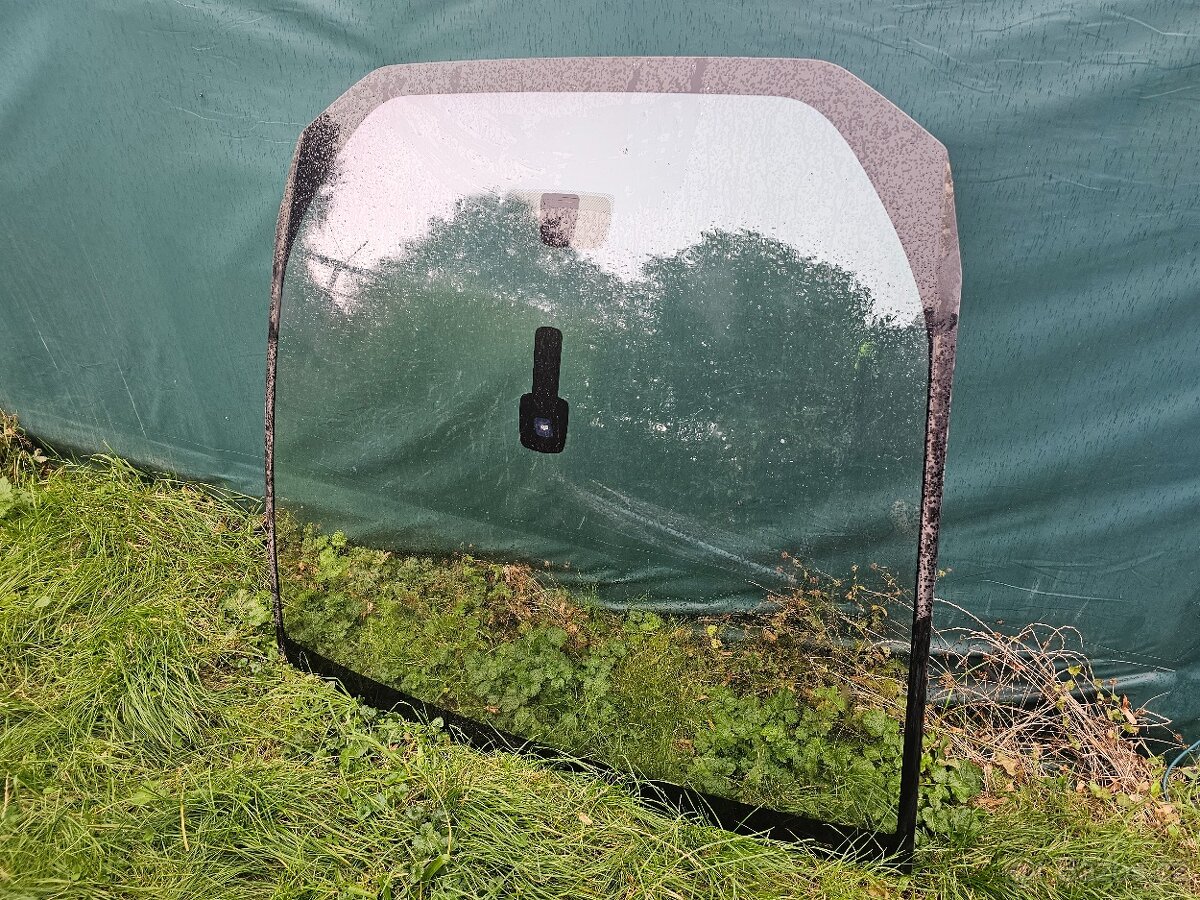 Čelní sklo na Citroen C4 Picasso / GP - 2