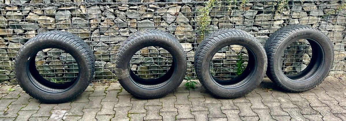 Zimni pneu Nokian 215/60R17C 4ks - 2