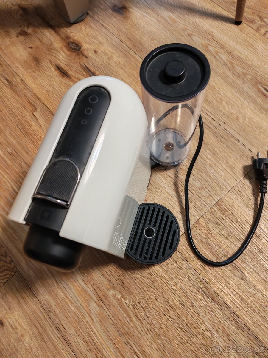 Kávovar Nespresso - 2