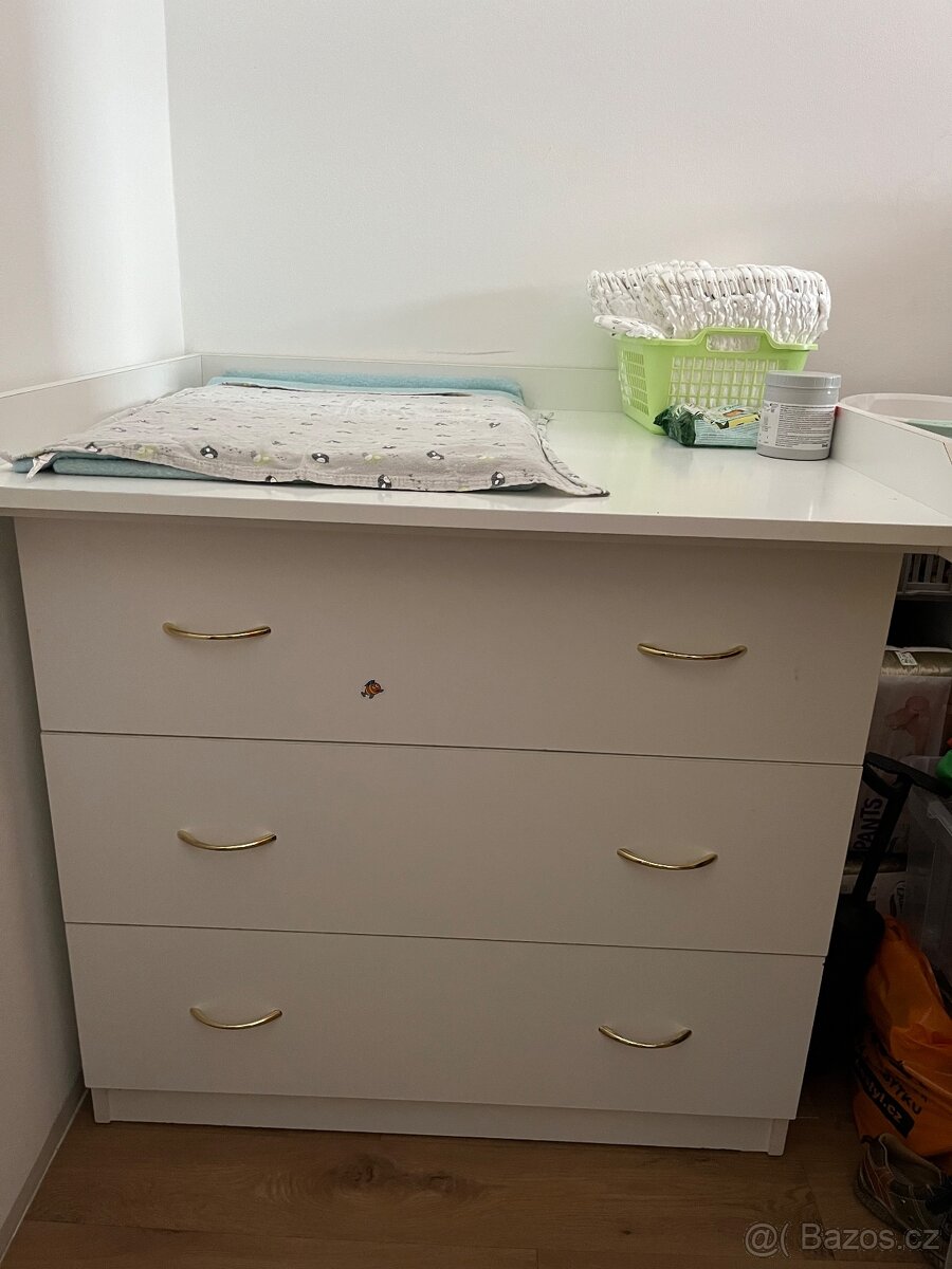 Přebalovací skříň - 2