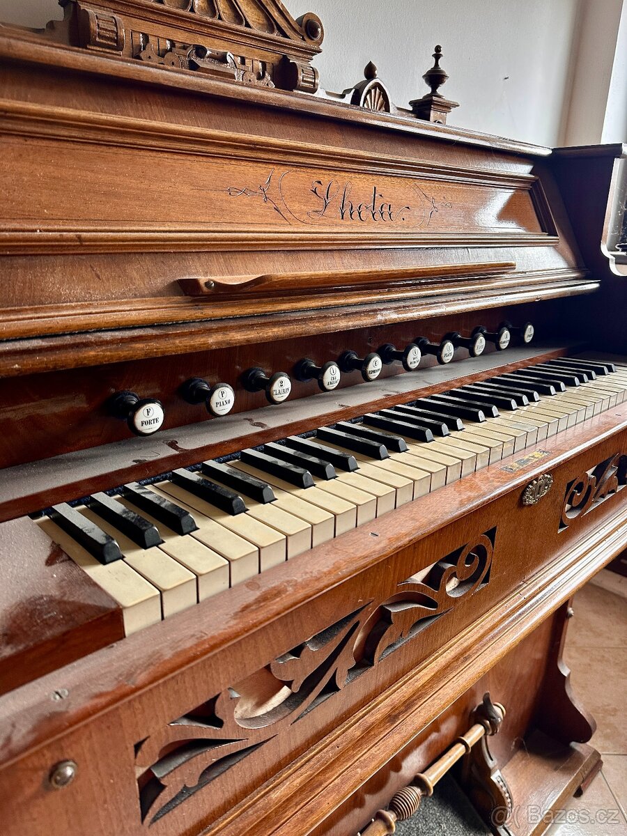 Historické šlapací harmonium Lhota, cca 1900 - 2