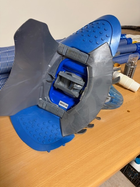 Poloautomat bazénový vysavač - 2