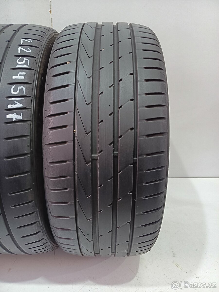 Letní pneu 225/45/17 Hankook - 2