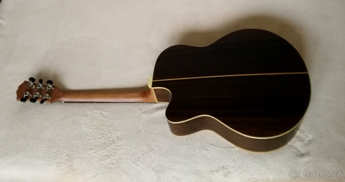 Predam celomasivnu gitaru Dowina Chardonnay. - 2