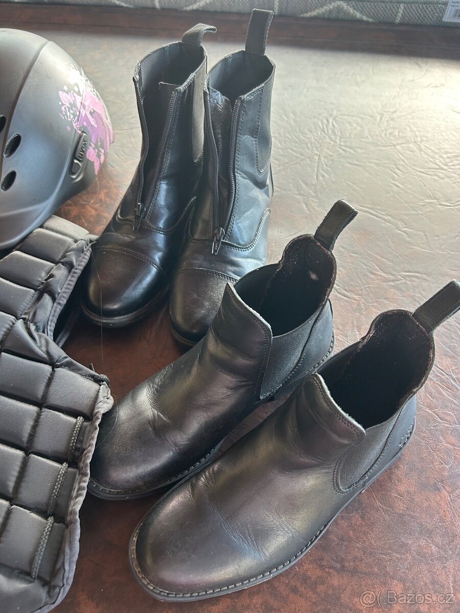 Bezpečnostní vesta na koně, 2x boty, helma, chapsy - dětské - 2