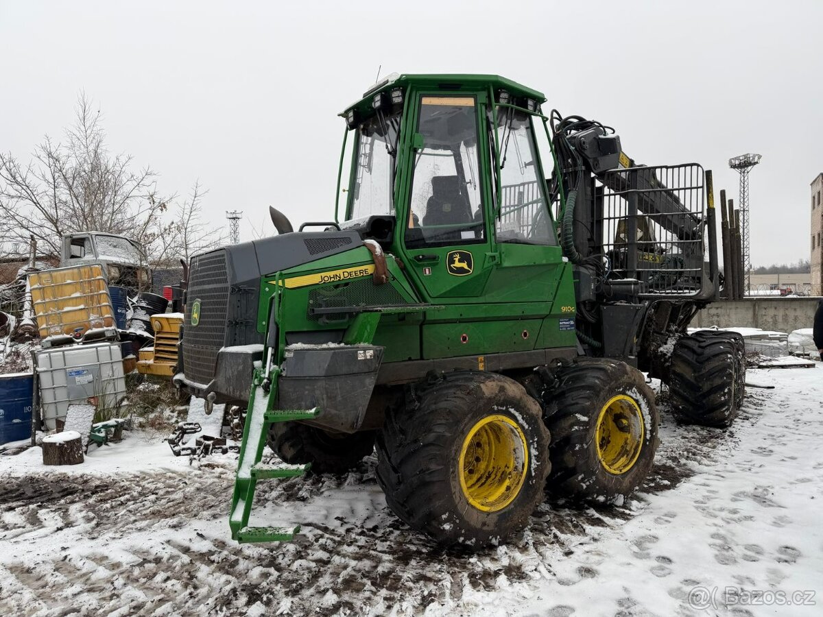Vyvážecí souprava JOHN DEERE 910G - 2