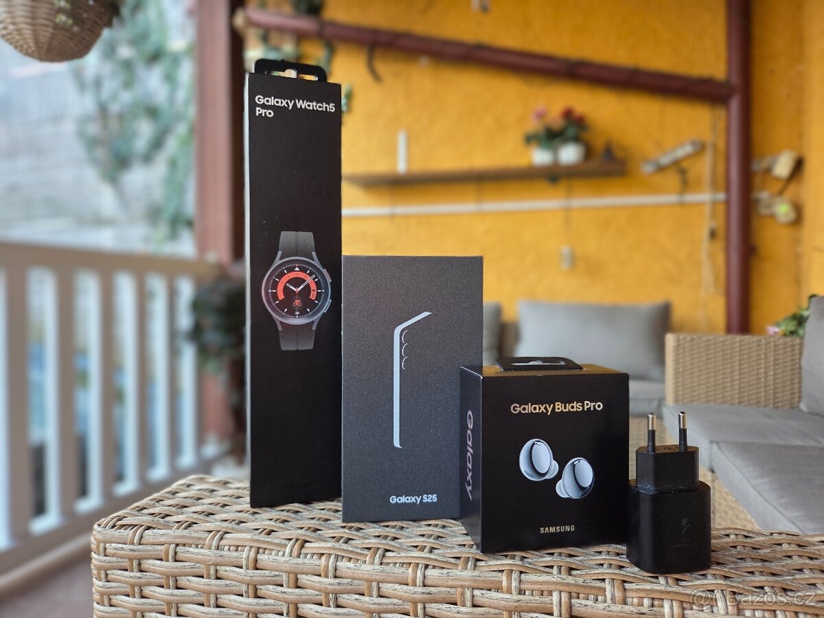 Samsung Galaxy S25 12/256 5G+hodinky+sluchátka+nabíjecí dock - 2