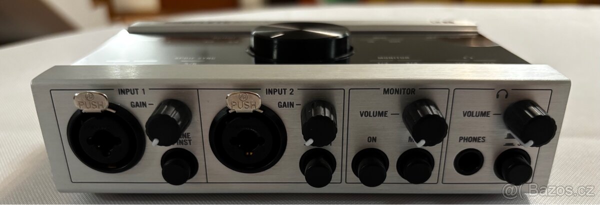 Profi zvuková karta NI Komplete Audio 6 - 2