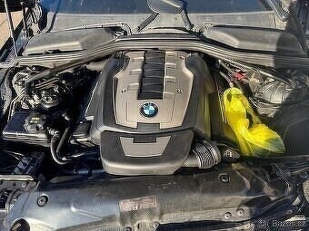 Prodám náhradní díly z BMW e60 e61 550i N62B48A 270kw 228tis - 2