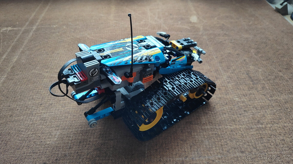 Lego 42095 Kaskadérské závodní auto - 2