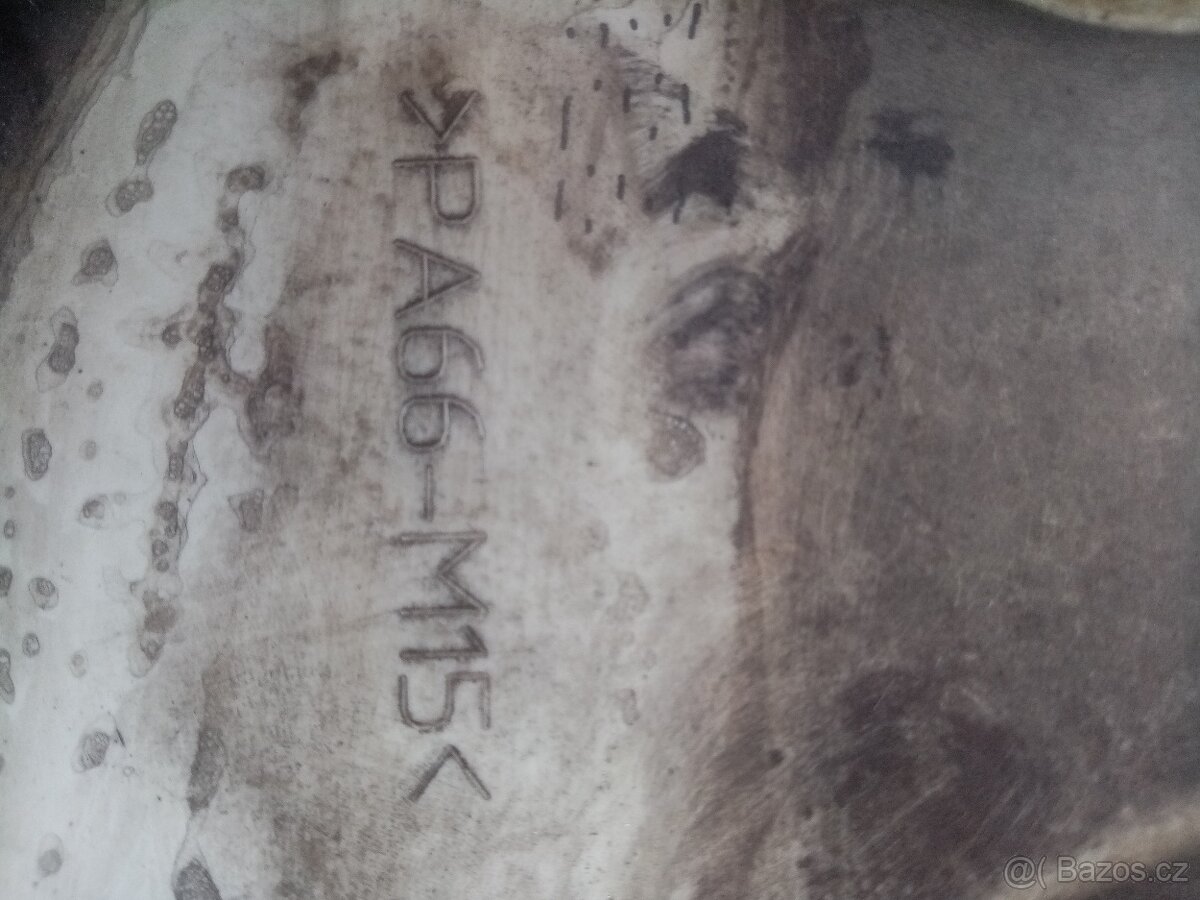 VOLVO ORIGINÁLNÍ POKLICE R16 - 2