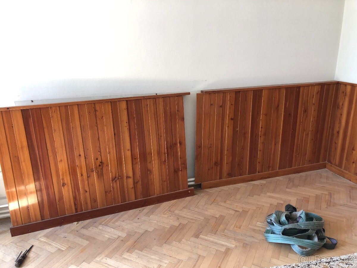 Modřínova postel,dřezový stůl,peřináč,poličky,obklad sten - 2