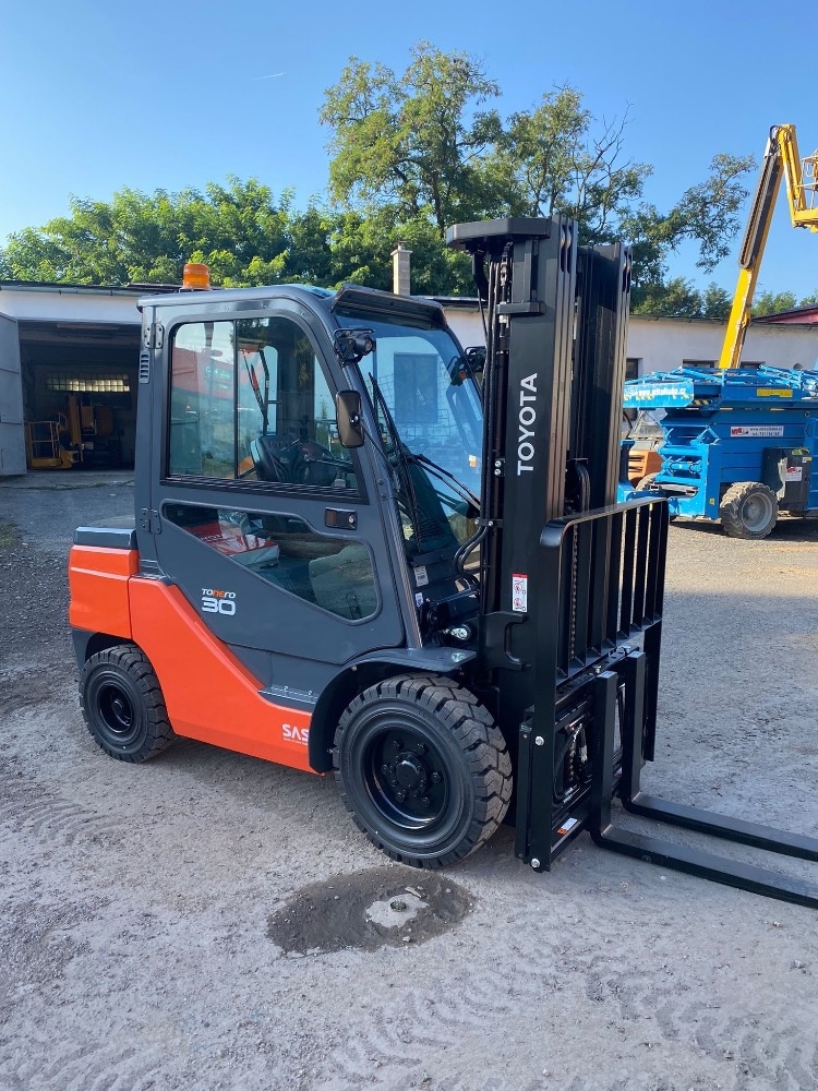 VZV Toyota nosnost 3.tun - 2