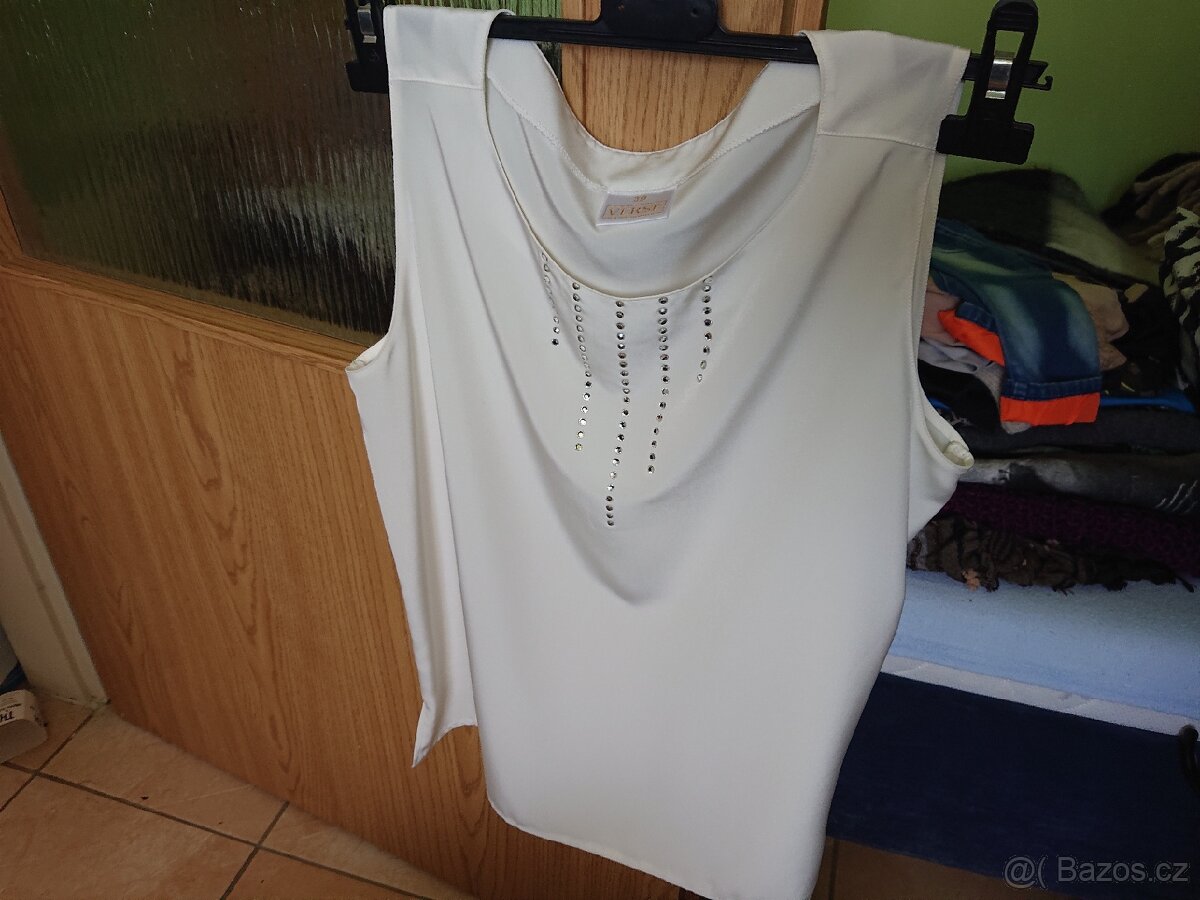 Velmi pekna halenka v.M - 2