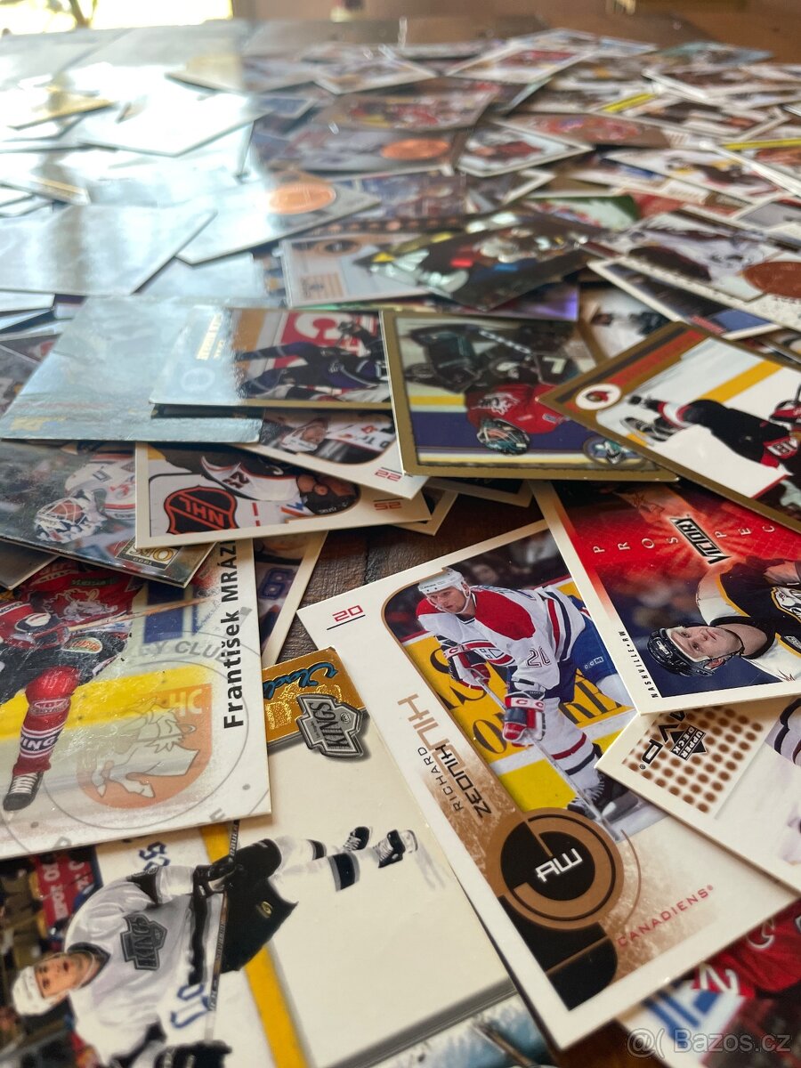 Hokejové sběratelské kartičky - 2