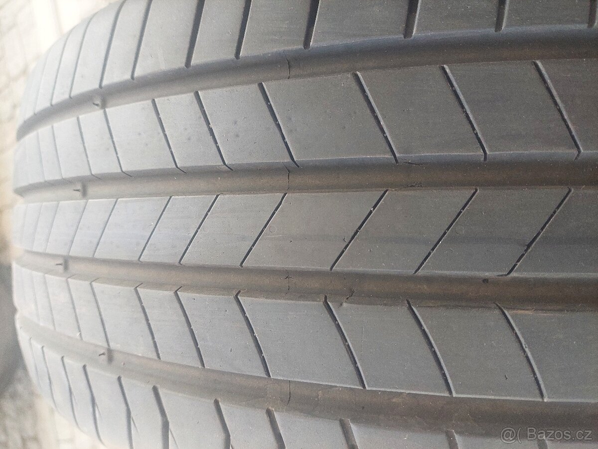 Letní pneu 235/60R18 - 2