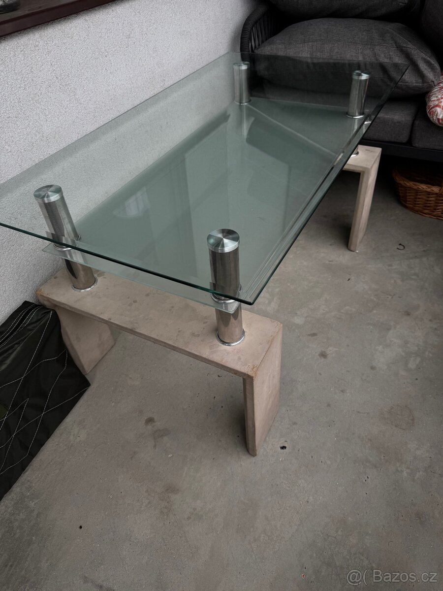 Skleněný konferenční stolek - 2