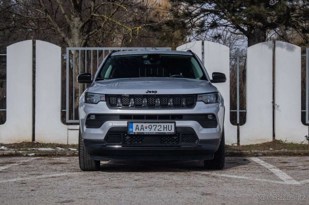 Jeep Compass 1.5 e-Hybrid Night Eagle II / NELAKOVANÉ - 2