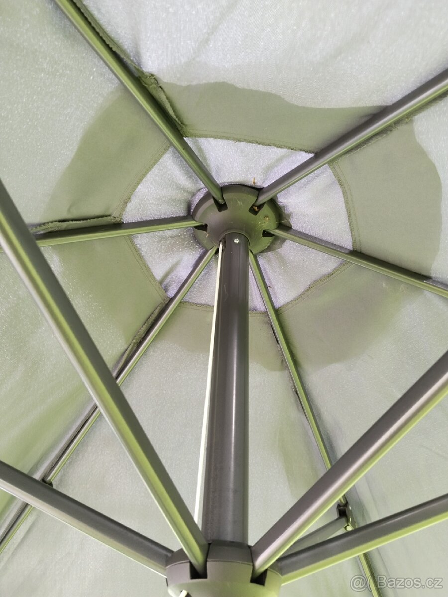 Sluneční deštník. - 2