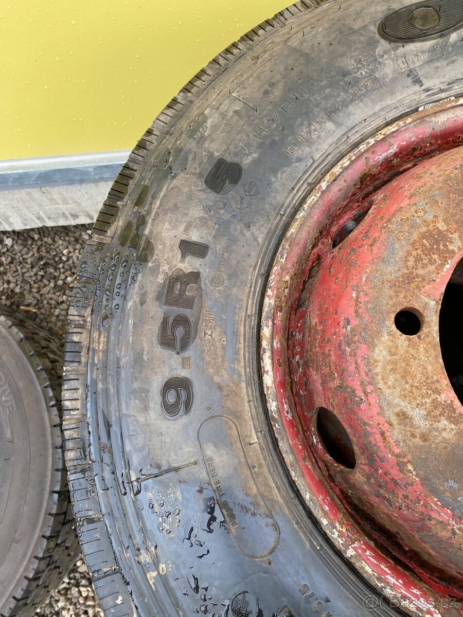 Pneu 9.5 r17.5 - 2