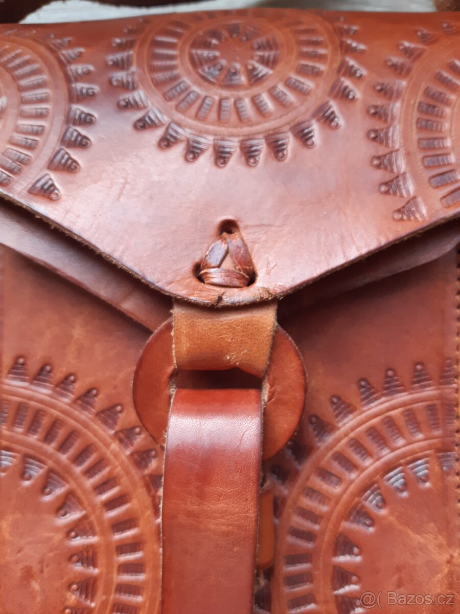 Kožená crossbody kabelka - 2