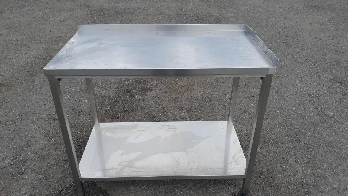 Nerezový stůl 110x60x90 cm se sp. polici a zadním lemem - 2