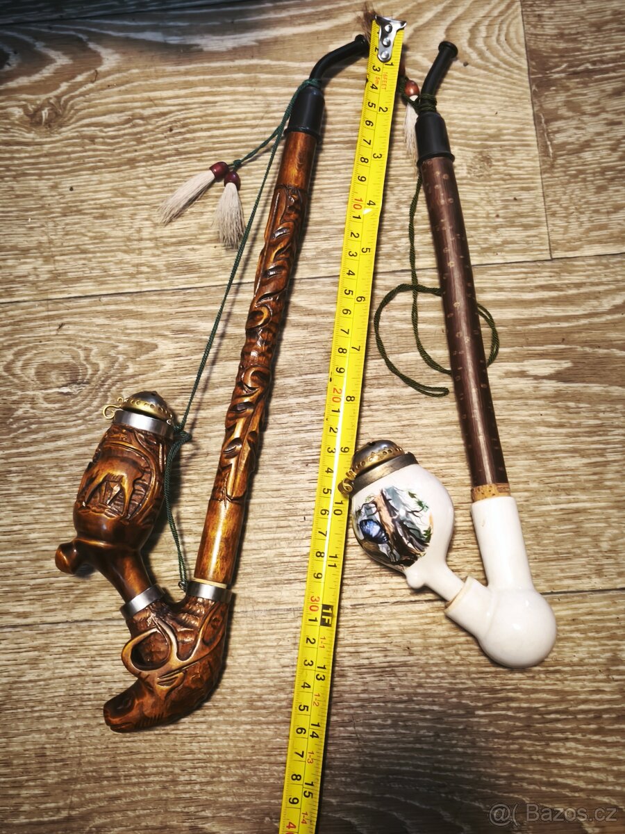 Staré dýmky s mysliveckým motivem. - 2