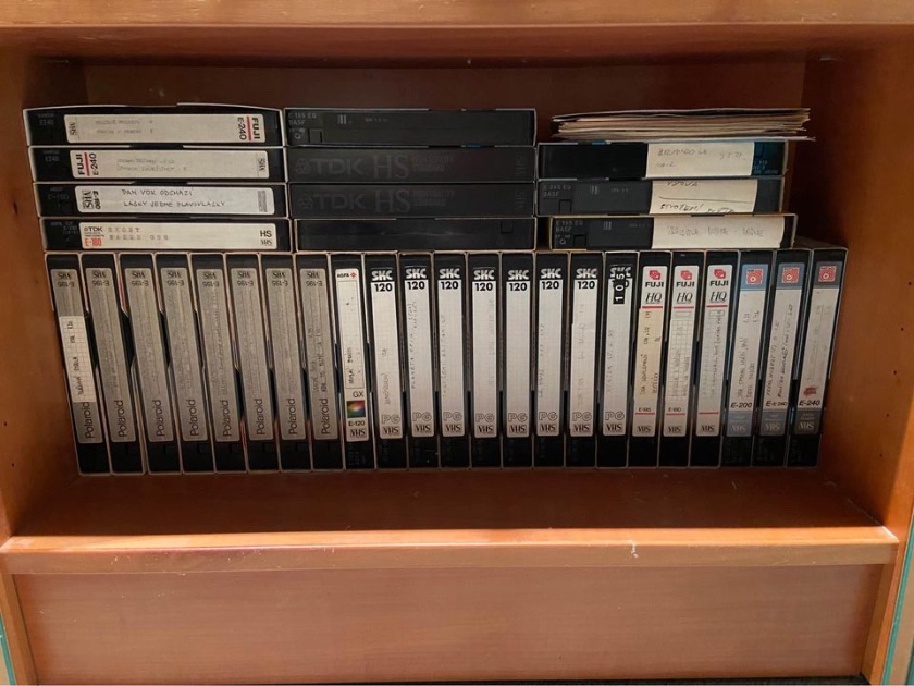 VHS kazety různých značek v perfektním stavu, cca 100 kusů - 2