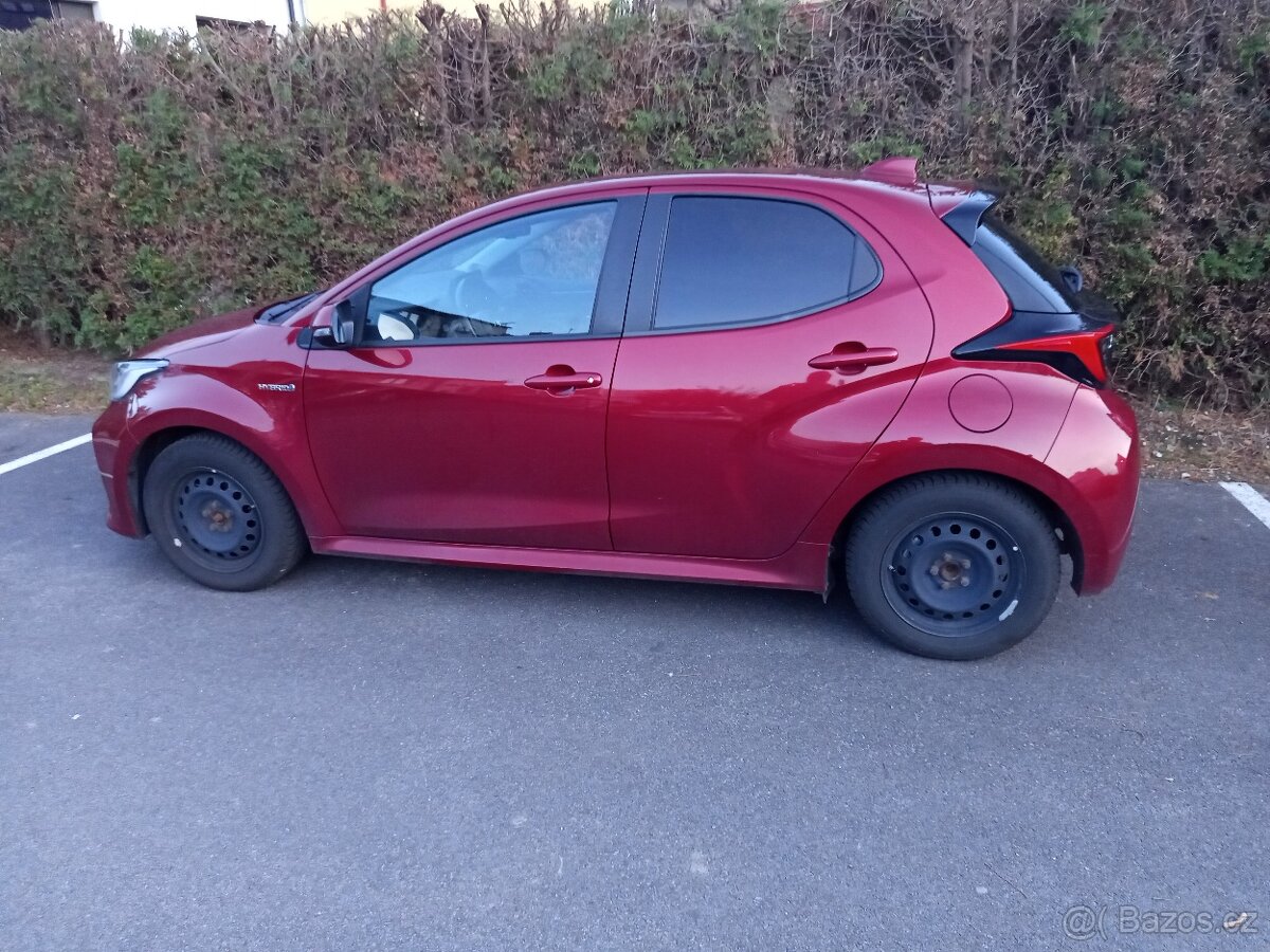Toyota Yaris HYBRID1.5 e-CVT Komfort Tech Style - 2