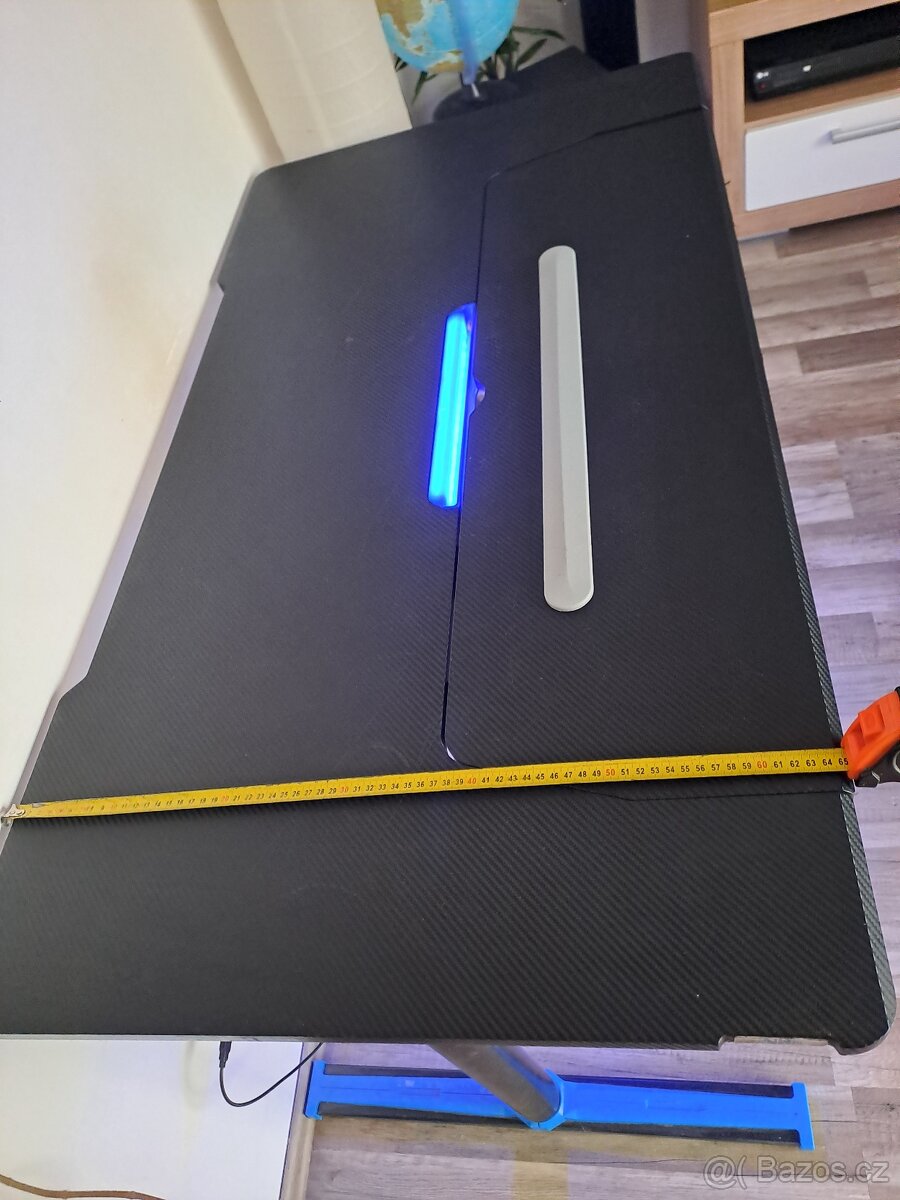 Herní počítačový stůl - 2