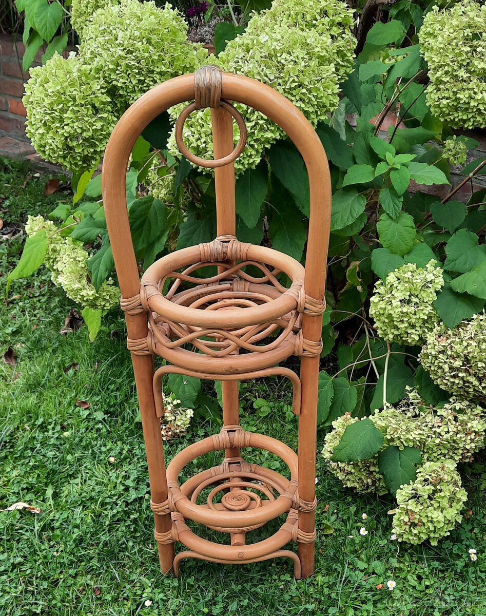 Ratanový stojan na květiny - 2