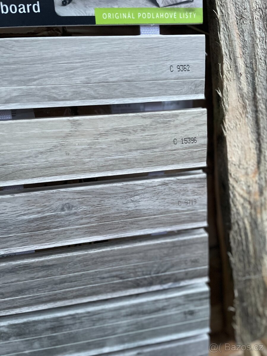 Podlahové lišty 250 cm + koce a spojky - 2