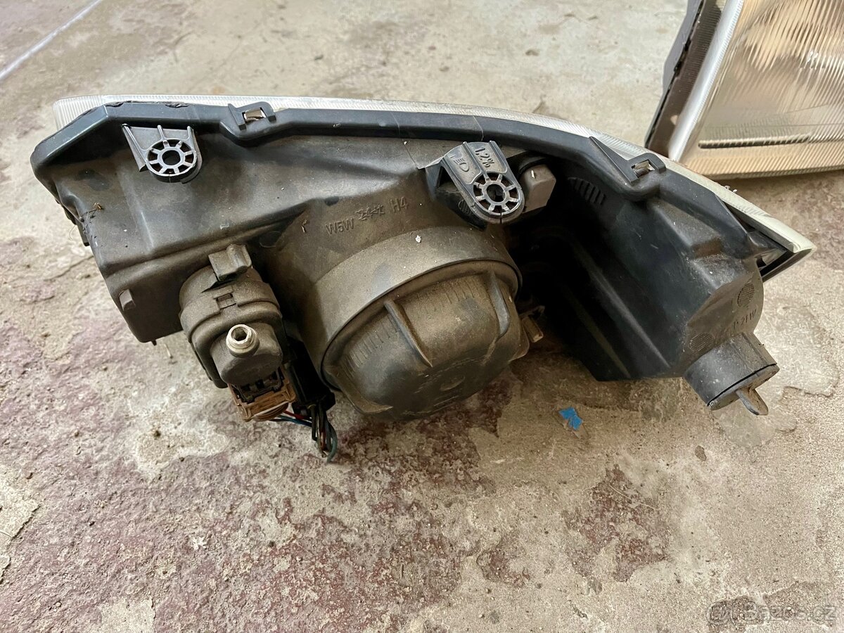 Pravé přední světlo Land Rover Freelander 1 - 2