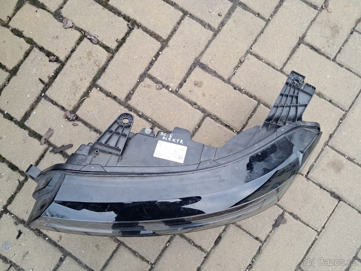 Přední Světlo renualt scenik e-tech - 2