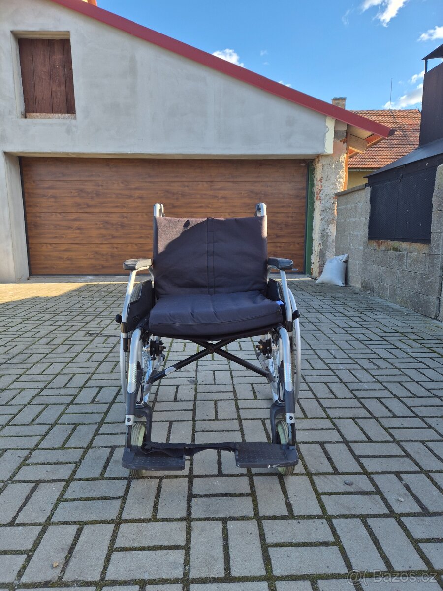 Invalidní vozík MEYRA - 2
