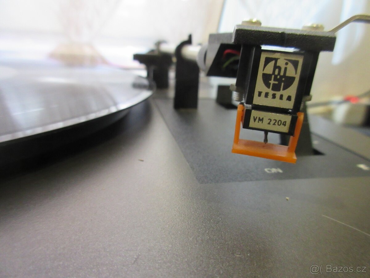 Gramofon Tesla NC300 - 2