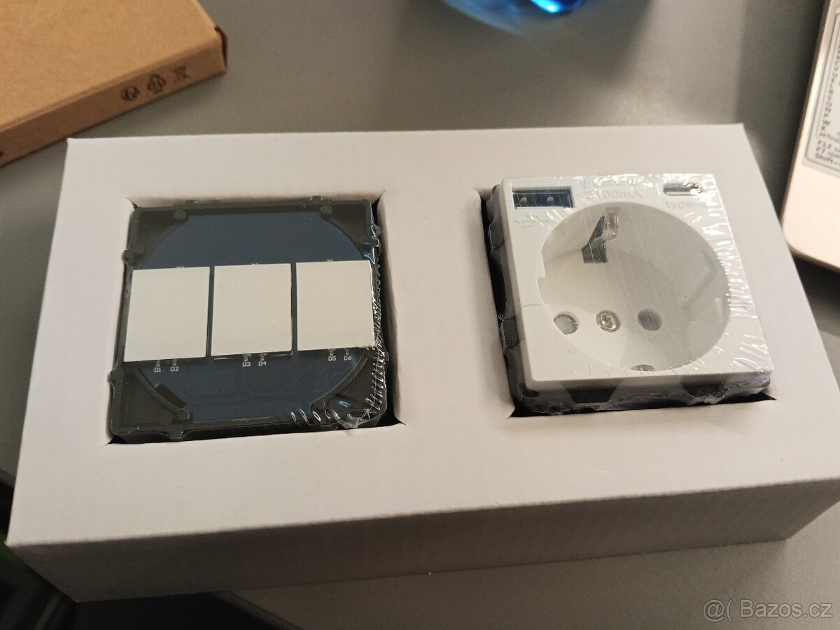 Trojvypínač a zásuvka s USB 2 kusy - 2