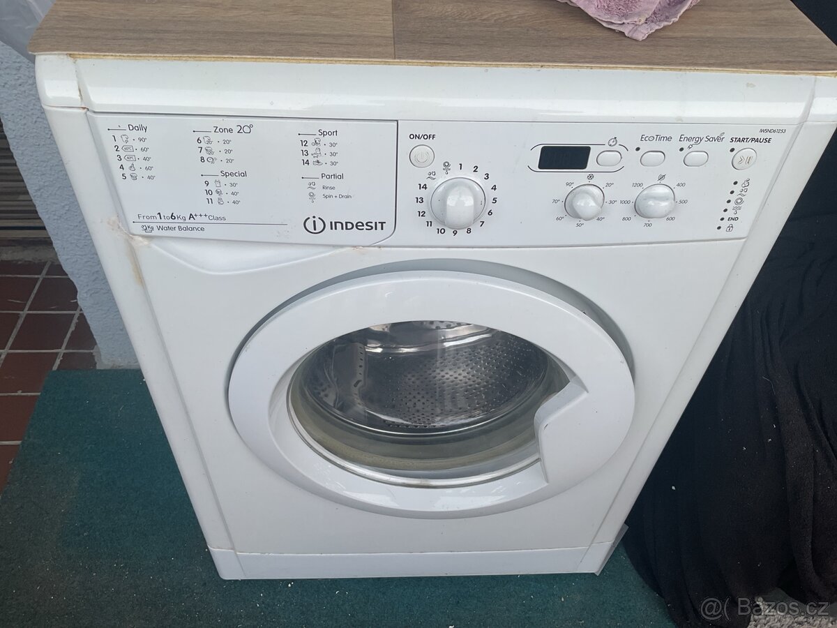 Pračka Indesit - 2