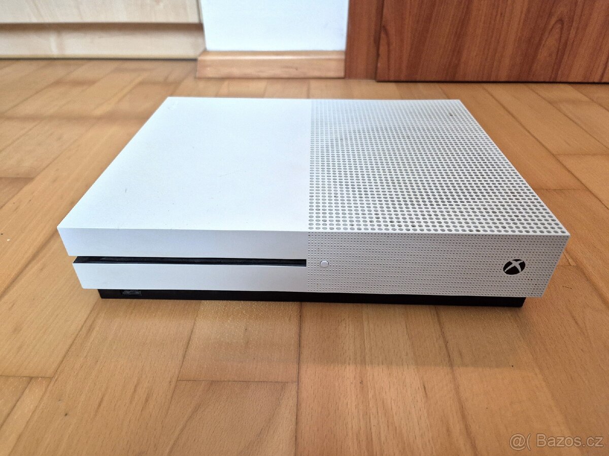 XBOX ONE S + HRY - 2
