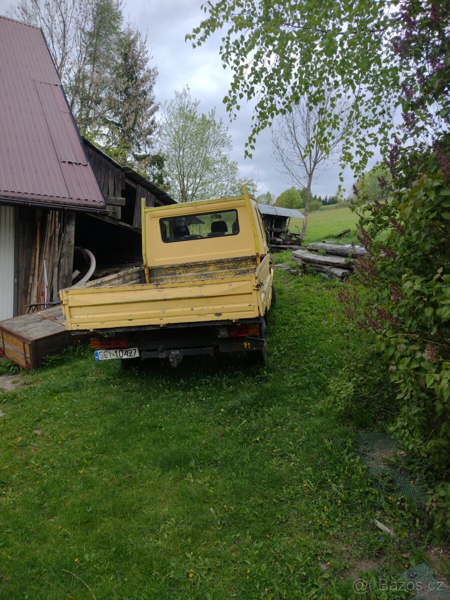 mercedes 208 2.0d na dily lebo k renovacji - 2
