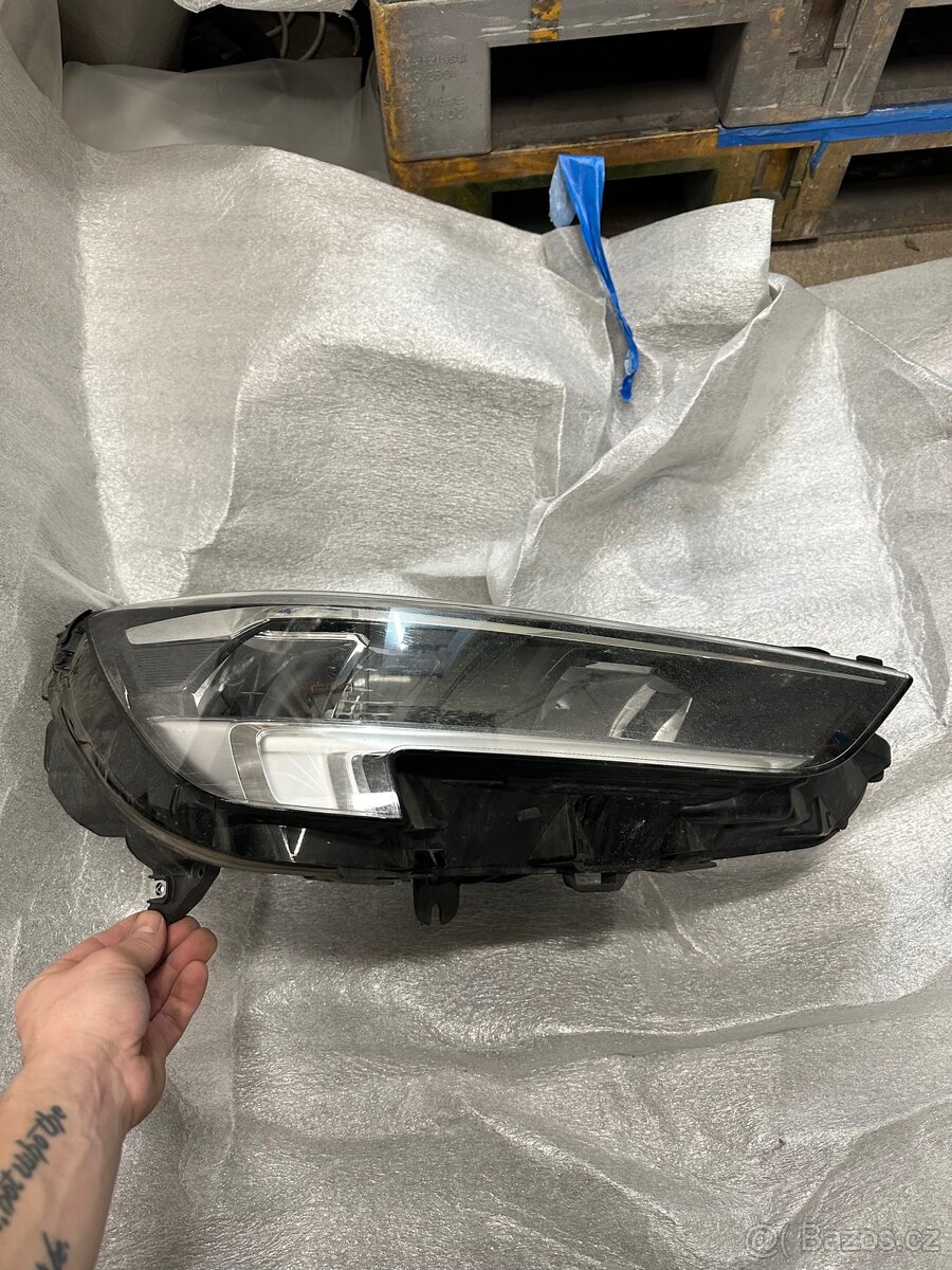 Přední světlomet Pravý Opel Insignia B lift - 2