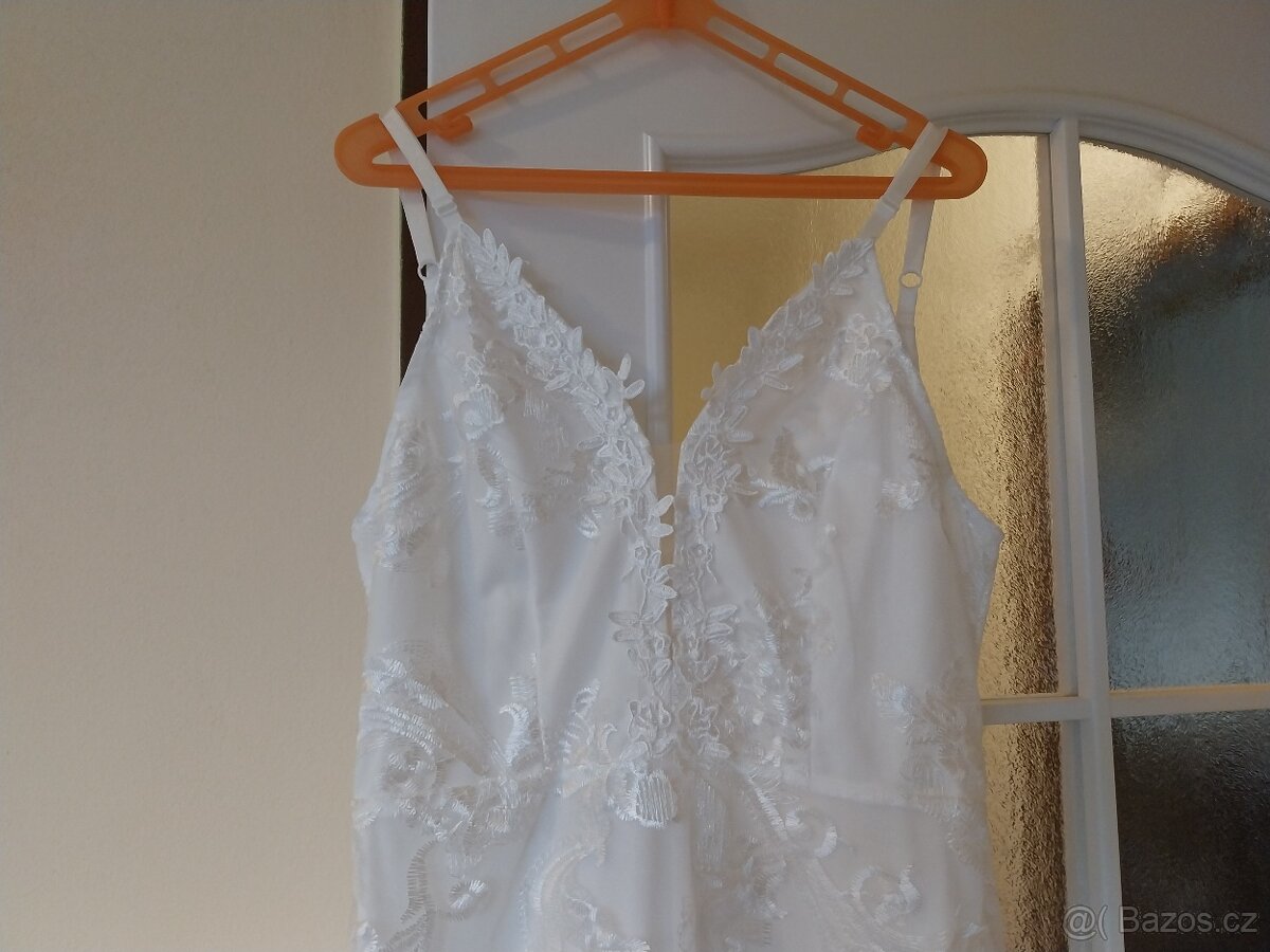 Bílé šaty krajkové - 2