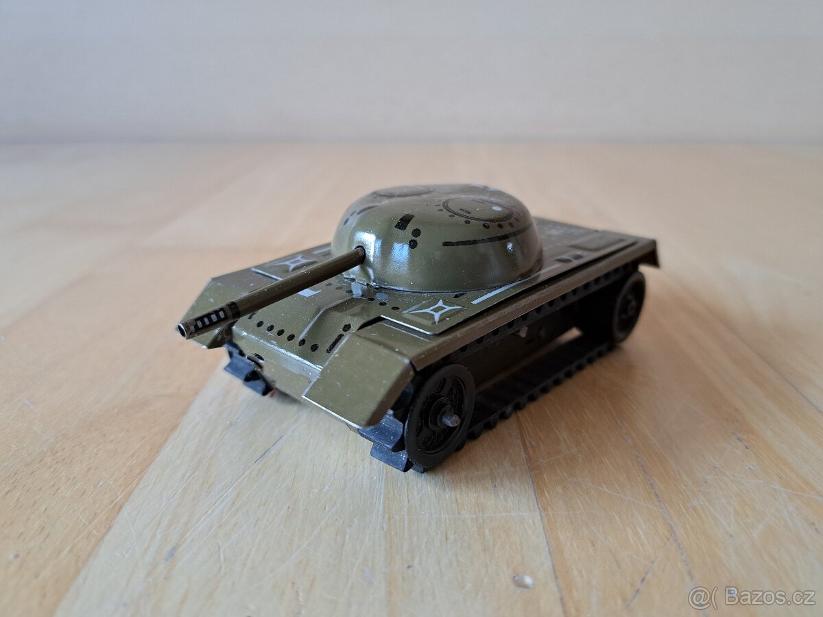 IGRA - Tank plechový na klíček - 2