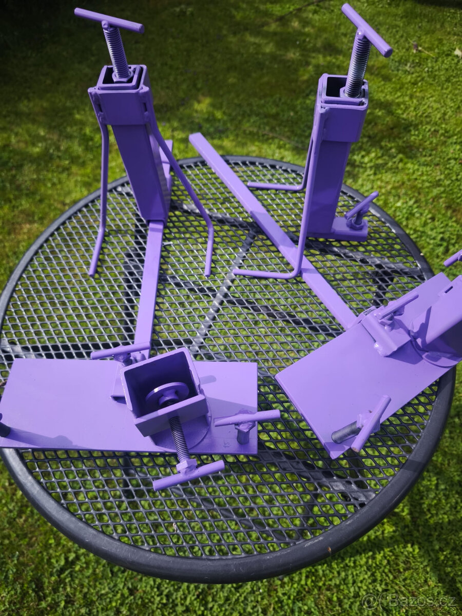 Vyrovnávací souprava , zakládací-zdicí sada pro první řadu c - 2