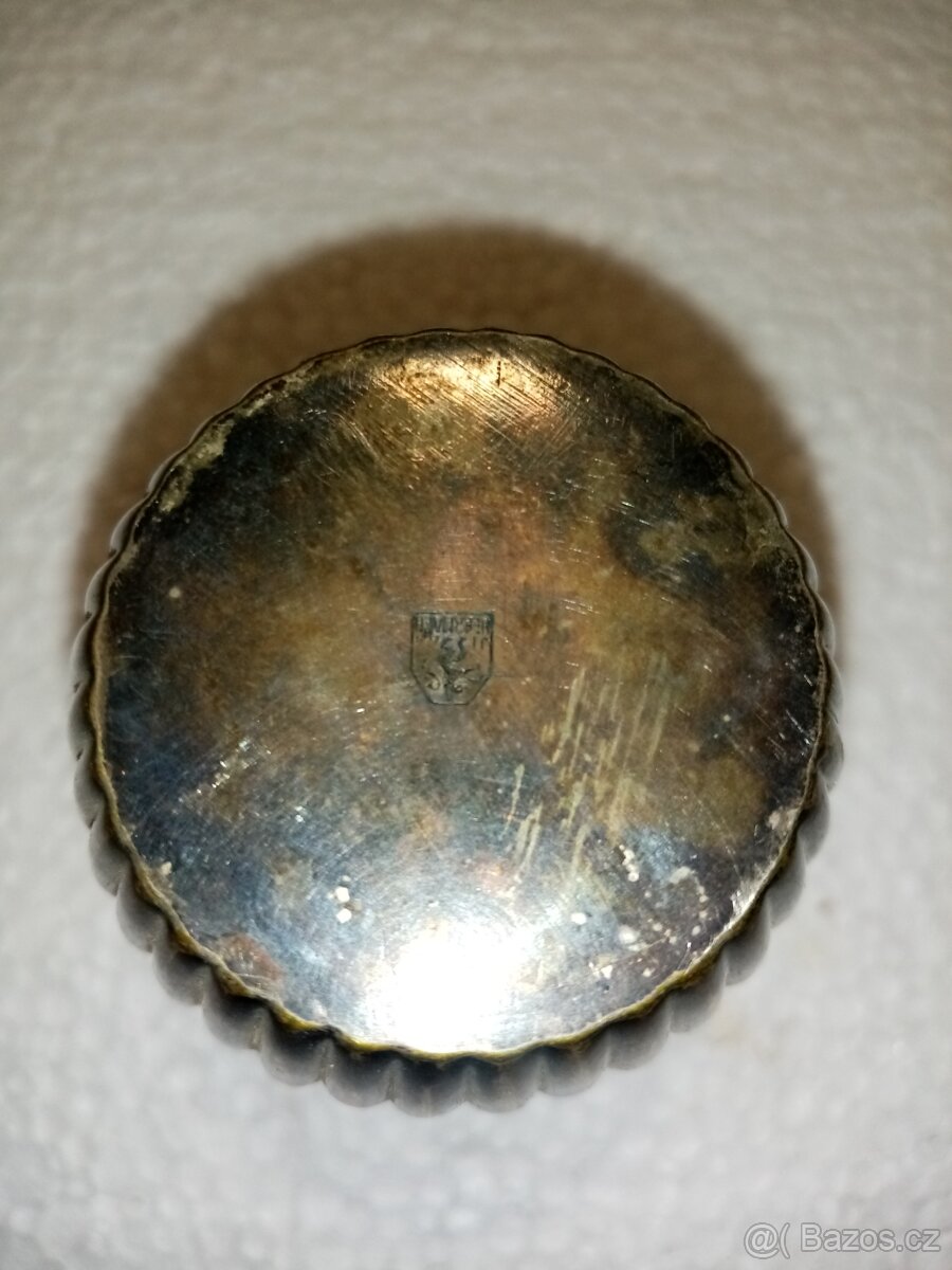 Dóza na tabák? značená - 2